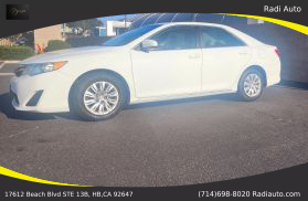 2014 Toyota Camry - Image 31