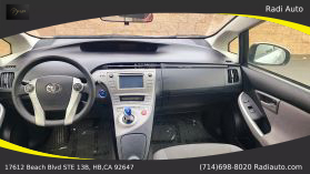 2012 Toyota Prius - Image 15