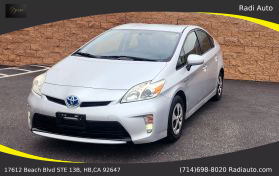 2012 Toyota Prius - Image 2