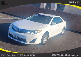 2014 Toyota Camry - Image 32