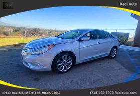 2011 Hyundai Sonata - Image 2