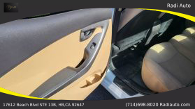 2013 Hyundai Elantra - Image 25