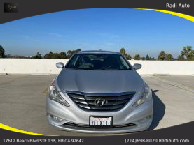 2011 Hyundai Sonata - Image 2