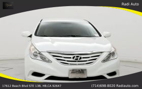 2011 Hyundai Sonata - Image 2