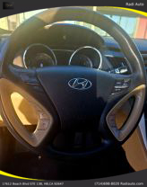 2013 Hyundai Sonata - Image 21