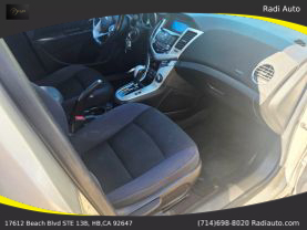 2013 Chevrolet Cruze - Image 28