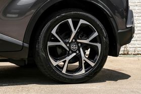 2018 TOYOTA C-HR SUV 4-CYL, 2.0 LITER XLE PREMIUM SPORT UTILITY 4D