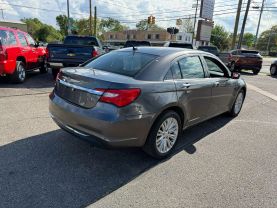 2014 Chrysler 200 - Image 6