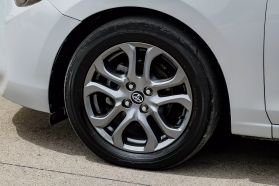 2019 TOYOTA YARIS SEDAN 4-CYL, 1.5 LITER LE SEDAN 4D