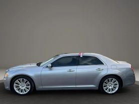 2013 CHRYSLER 300 SEDAN V8, HEMI, 5.7 LITER 300C SEDAN 4D