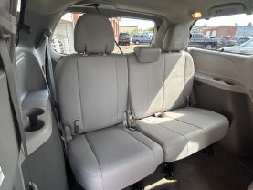 2018 TOYOTA SIENNA VAN V6, 3.5 LITER XLE MINIVAN 4D