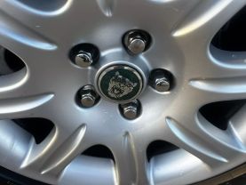 2004 JAGUAR XJ SEDAN V8, 4.2 LITER VANDEN PLAS SEDAN 4D