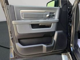 2015 RAM 1500 CREW CAB PICKUP V8, HEMI, 5.7 LITER BIG HORN PICKUP 4D 5 1/2 FT