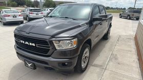 2019 RAM 1500 CREW CAB PICKUP V8, HEMI, 5.7 LITER BIG HORN PICKUP 4D 5 1/2 FT