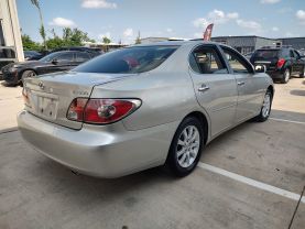 2004 LEXUS ES SEDAN V6, 3.3 LITER ES 330 SEDAN 4D