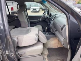 2010 NISSAN FRONTIER PICKUP V6 4.0L GASOLINE CREW CAB LE 4WD 4.0L V6 at Motors On Wheels - used car dealership in Houston, Texas.