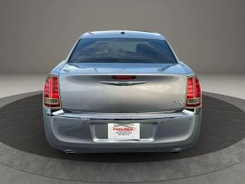 2013 CHRYSLER 300 SEDAN V8, HEMI, 5.7 LITER 300C SEDAN 4D
