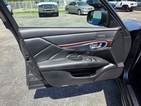2017 INFINITI Q70