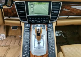 2012 Porsche Panamera - Image 18