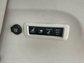 2019 Chrysler Pacifica - Image 10