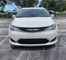 2017 CHRYSLER PACIFICA VAN V6, 3.6 LITER TOURING-L MINIVAN 4D