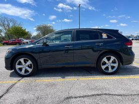 2014 Toyota Venza - Image 2