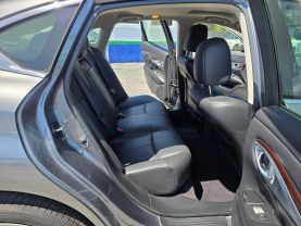 2017 INFINITI Q70