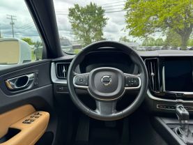 2020 VOLVO XC60 SUV 4-CYL, DRIVE-E, TURBO, 2.0 LITER T5 MOMENTUM SPORT UTILITY 4D