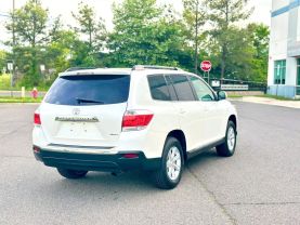2011 TOYOTA HIGHLANDER SUV V6, 3.5 LITER SPORT UTILITY 4D