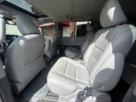 2018 TOYOTA SIENNA VAN V6, 3.5 LITER XLE MINIVAN 4D