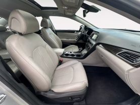 2017 Hyundai Sonata Limited Sedan 4d - Image 15