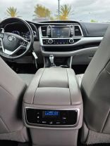 2017 Toyota Highlander - Image 23