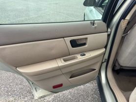 2004 FORD TAURUS SEDAN V6, 3.0 LITER SE SEDAN 4D