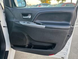 2015 Toyota Sienna - Image 12