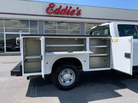 2020 FORD F250 SUPER DUTY CREW CAB 8FT KNAPHEIDE SERVICE BED TRUCK SERVICE/UTILITY TRUCKS V8, FLEX FUEL, 6.2 LITER XL PICKUP 4D 8 FT - Eddies Auto Sales