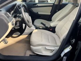 2012 VOLKSWAGEN JETTA - 5-CYL, PZEV, 2.5 LITER 2.5L SE SEDAN 4D