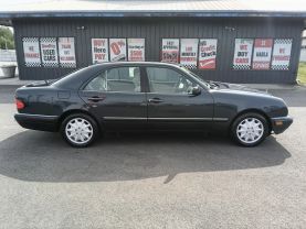 1997 MERCEDES-BENZ E-CLASS SEDAN 6-CYL, 3.2 LITER E 320 SEDAN 4D