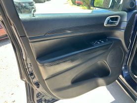 2017 Jeep Grand Cherokee - Image 17