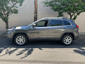 2017 JEEP CHEROKEE SUV V6, 3.2 LITER LATITUDE SPORT UTILITY 4D