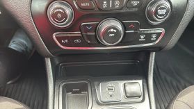 2019 Jeep Cherokee - Image 39