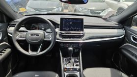 2024 Jeep Compass - Image 11