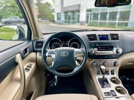 2011 TOYOTA HIGHLANDER SUV V6, 3.5 LITER SPORT UTILITY 4D