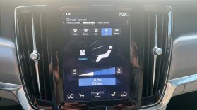 2017 VOLVO S90