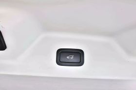 2017 LAND ROVER RANGE ROVER SUV V8, SUPERCHARGED, 5.0 LITER SUPERCHARGED LWB SPORT UTILITY 4D