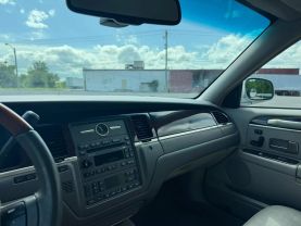 2008 LINCOLN TOWN CAR SEDAN V8, FLEX FUEL, 4.6 LITER SIGNATURE LIMITED SEDAN 4D