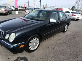 1997 MERCEDES-BENZ E-CLASS SEDAN 6-CYL, 3.2 LITER E 320 SEDAN 4D