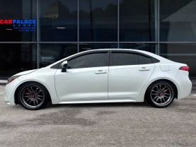 2020 Toyota Corolla Le Sedan 4d - Image 2