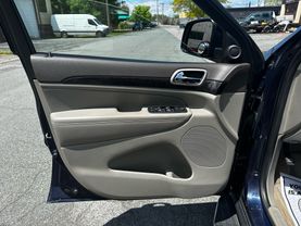 2012 JEEP GRAND CHEROKEE SUV V6, FLEX FUEL, 3.6 LITER LAREDO SPORT UTILITY 4D