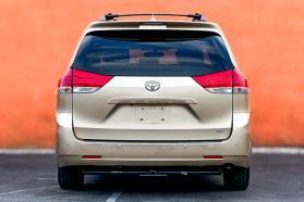 2012 TOYOTA SIENNA VAN - AUTOMATIC - Gentle Carmen Auto