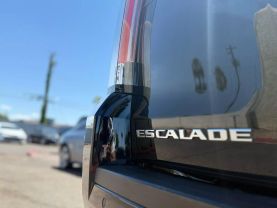 2020 CADILLAC ESCALADE ESV SUV V8, 6.2 LITER LUXURY SPORT UTILITY 4D